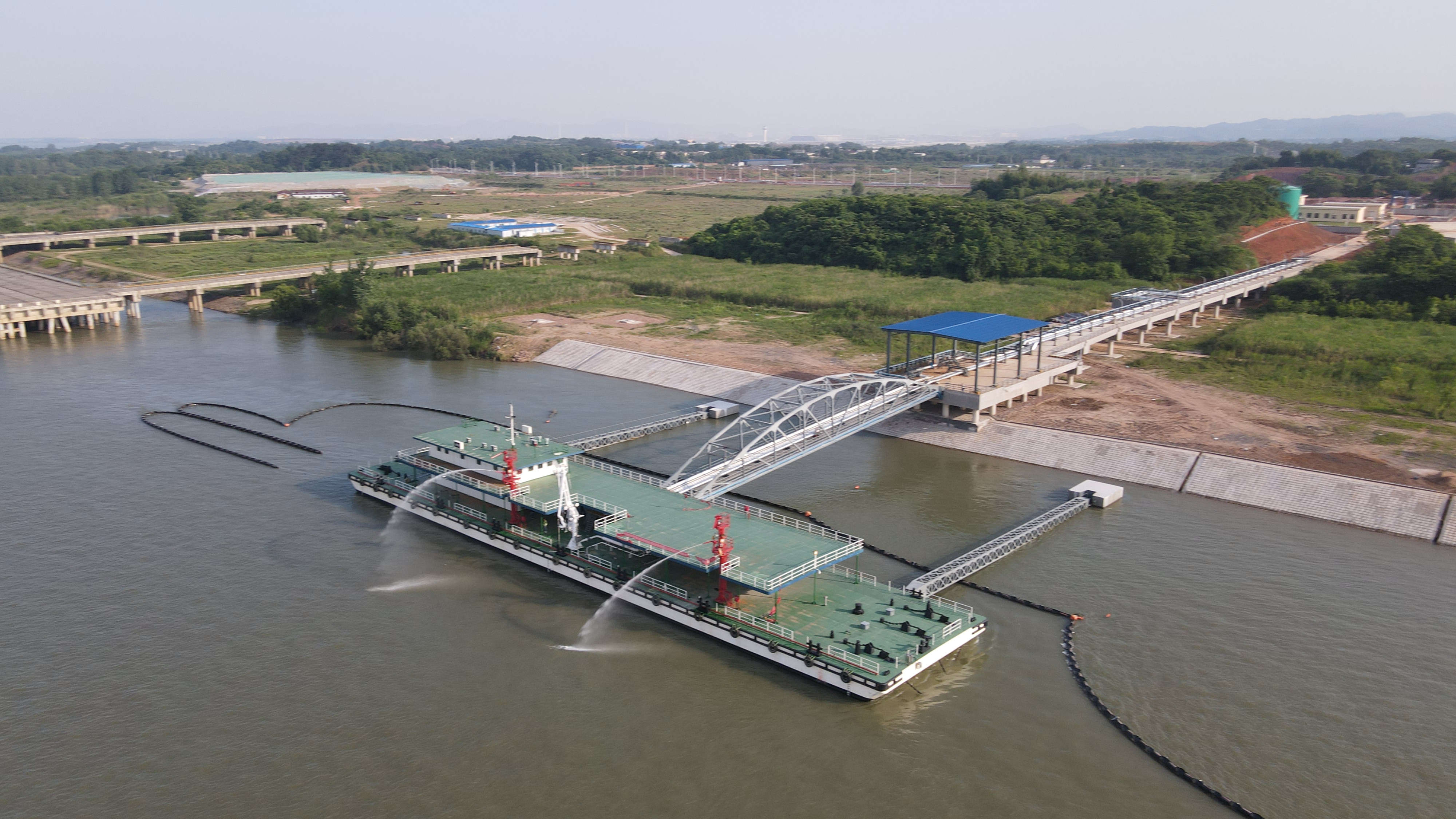 鄂州航油码头工程通过竣工验收