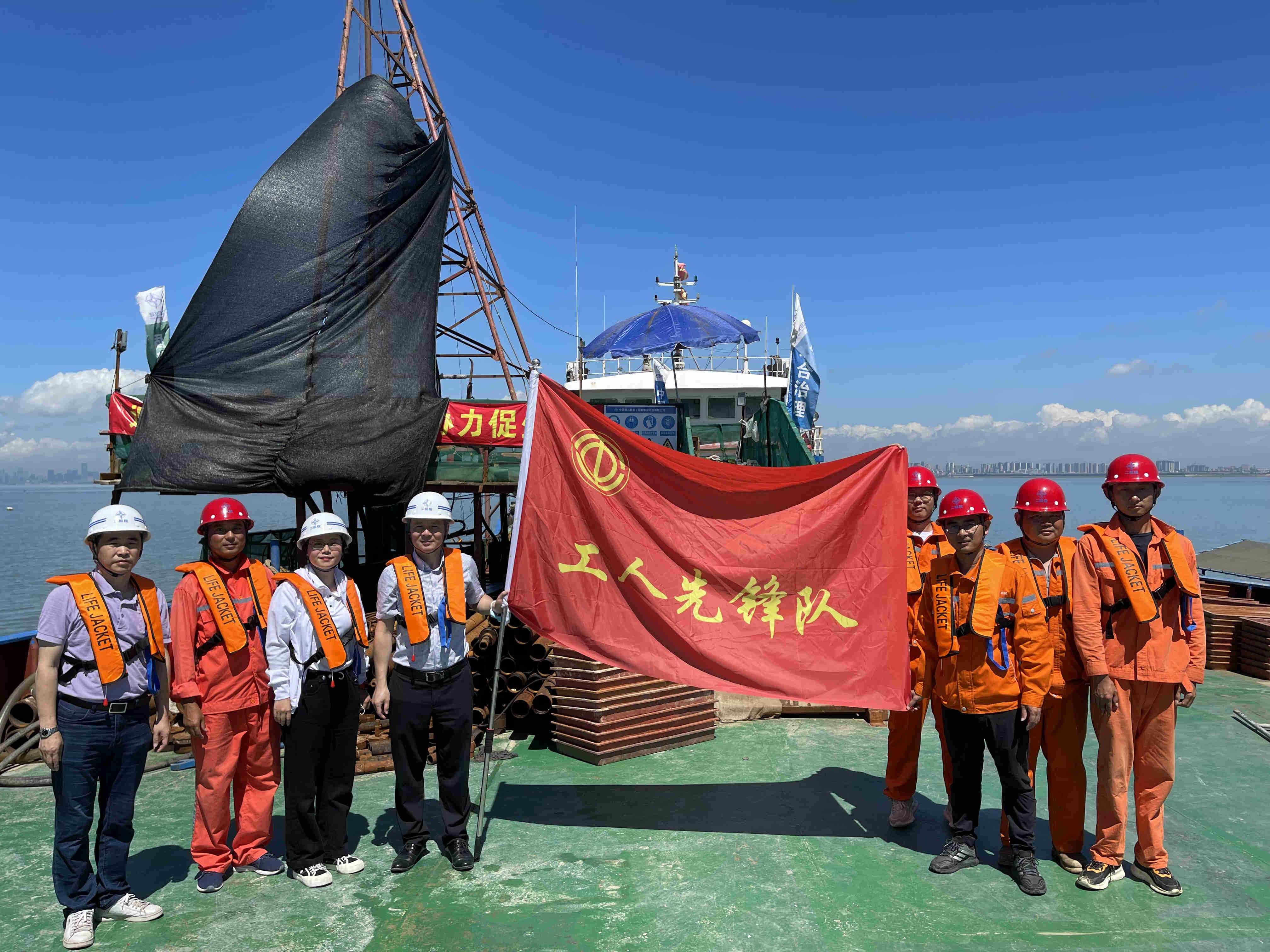 公司党委副书记、纪委书记、工会主席金波赴福建开展商务活动并到厦门第三东通道项目调研指导