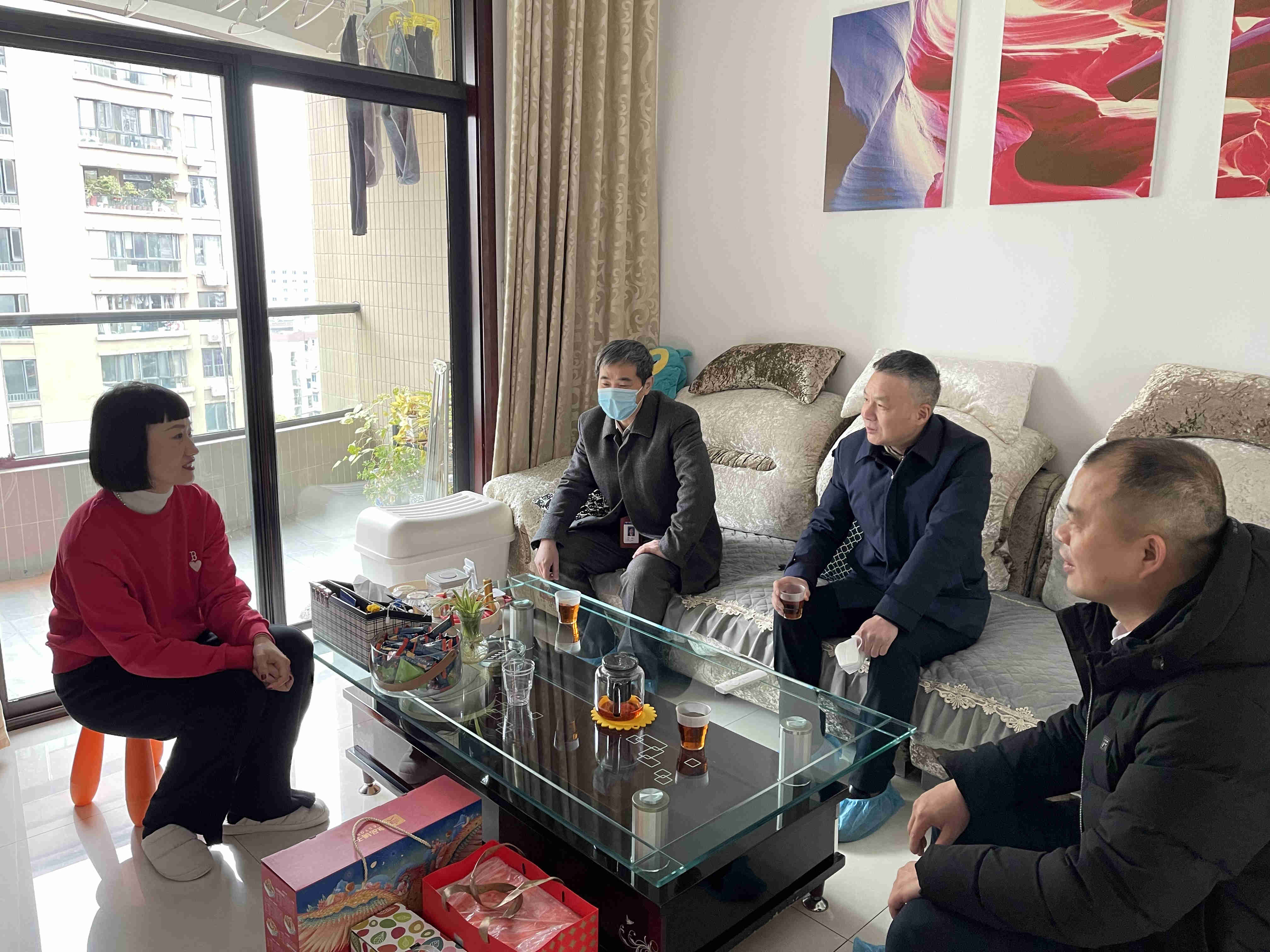 公司开展走访慰问海外员工家属活动