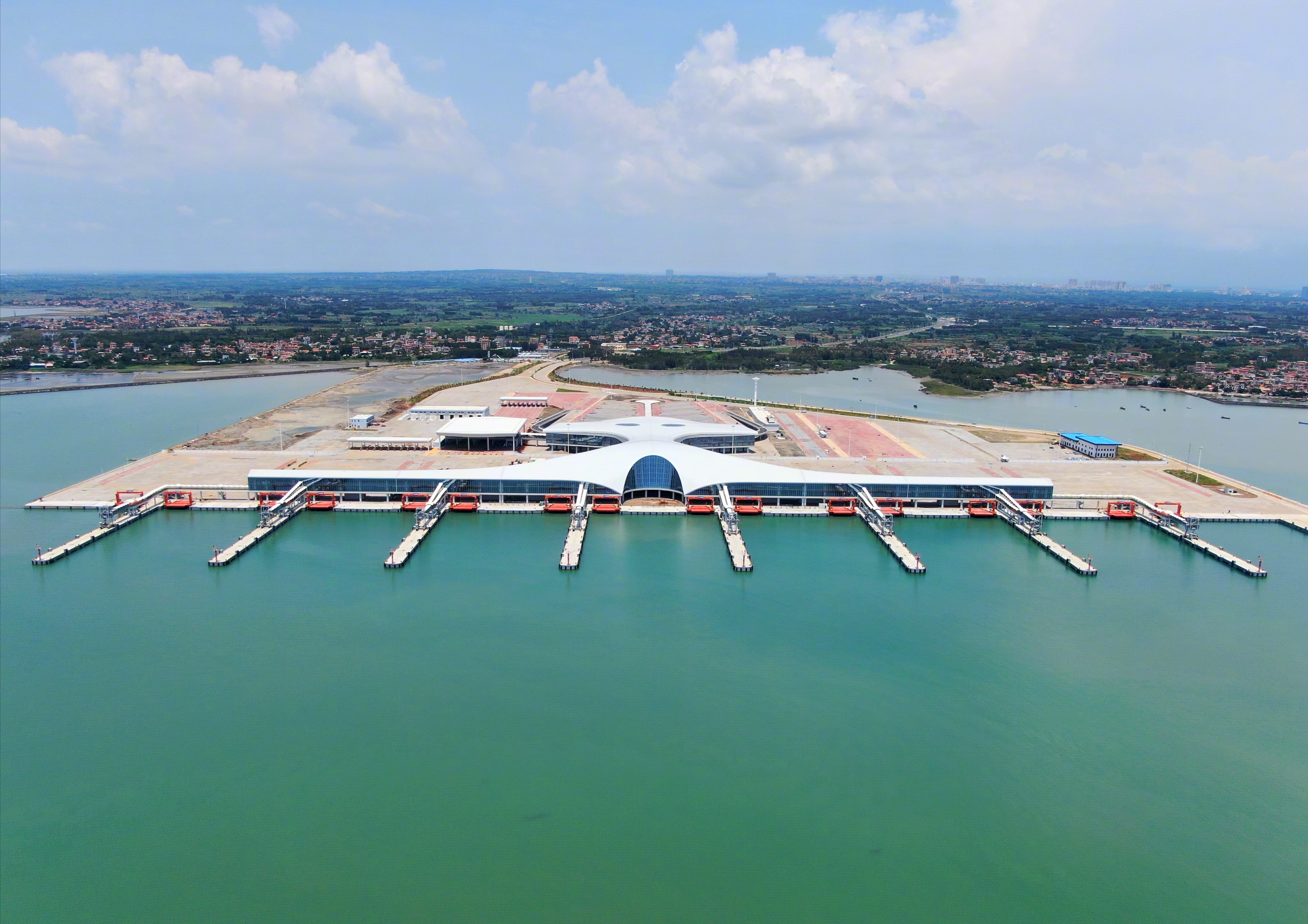 《中国工程咨询》专题报道中交二航院服务“一带一路”建设