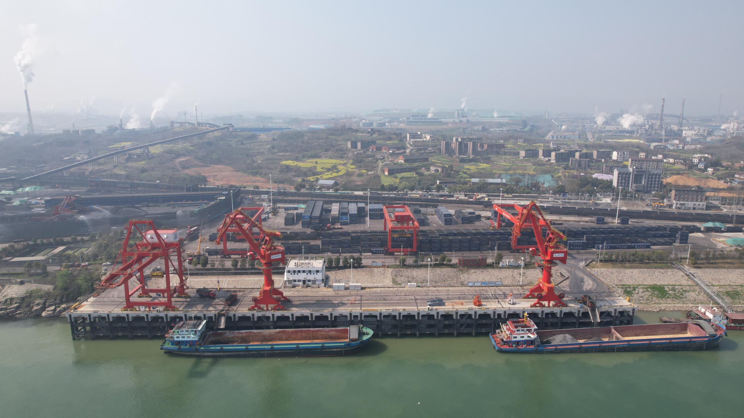 公司勘察设计监理的宜昌港宜都港区枝城作业区铁水联运码头一期工程通过竣工验收