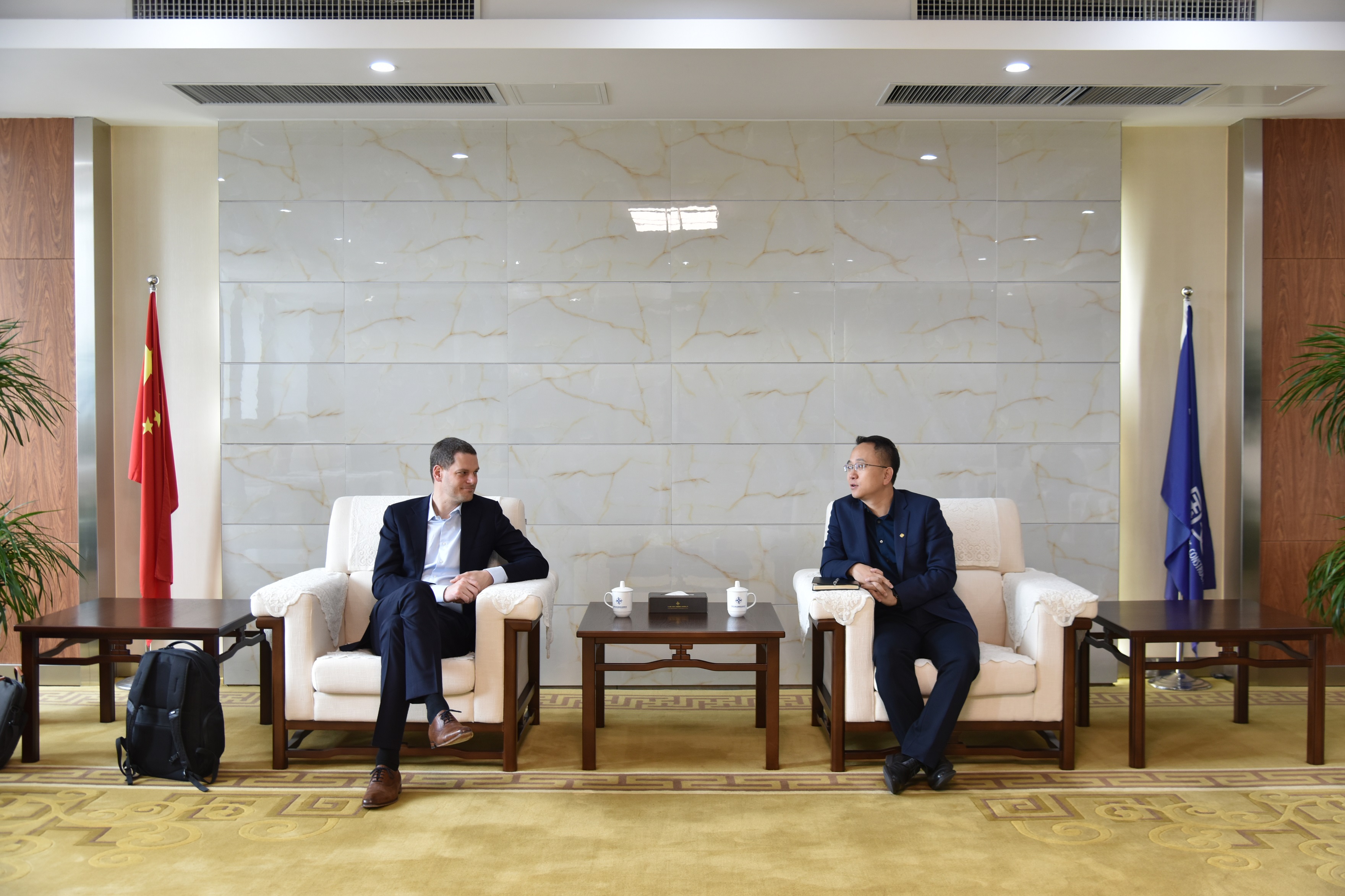 公司主要领导会见建筑国际联盟技术总监Léon van Berlo