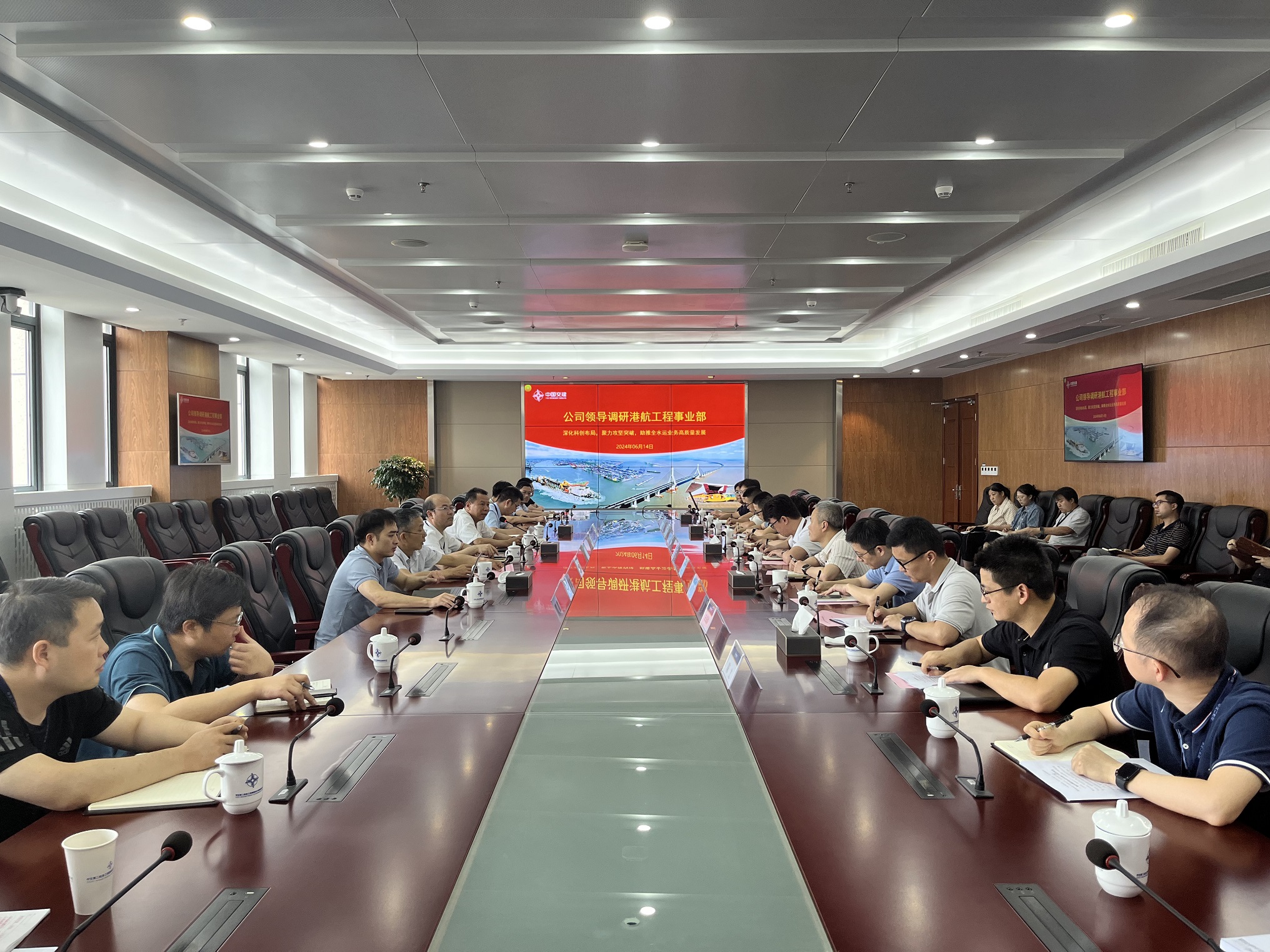 公司党委副书记、总经理王炜正到港航工程事业部调研指导