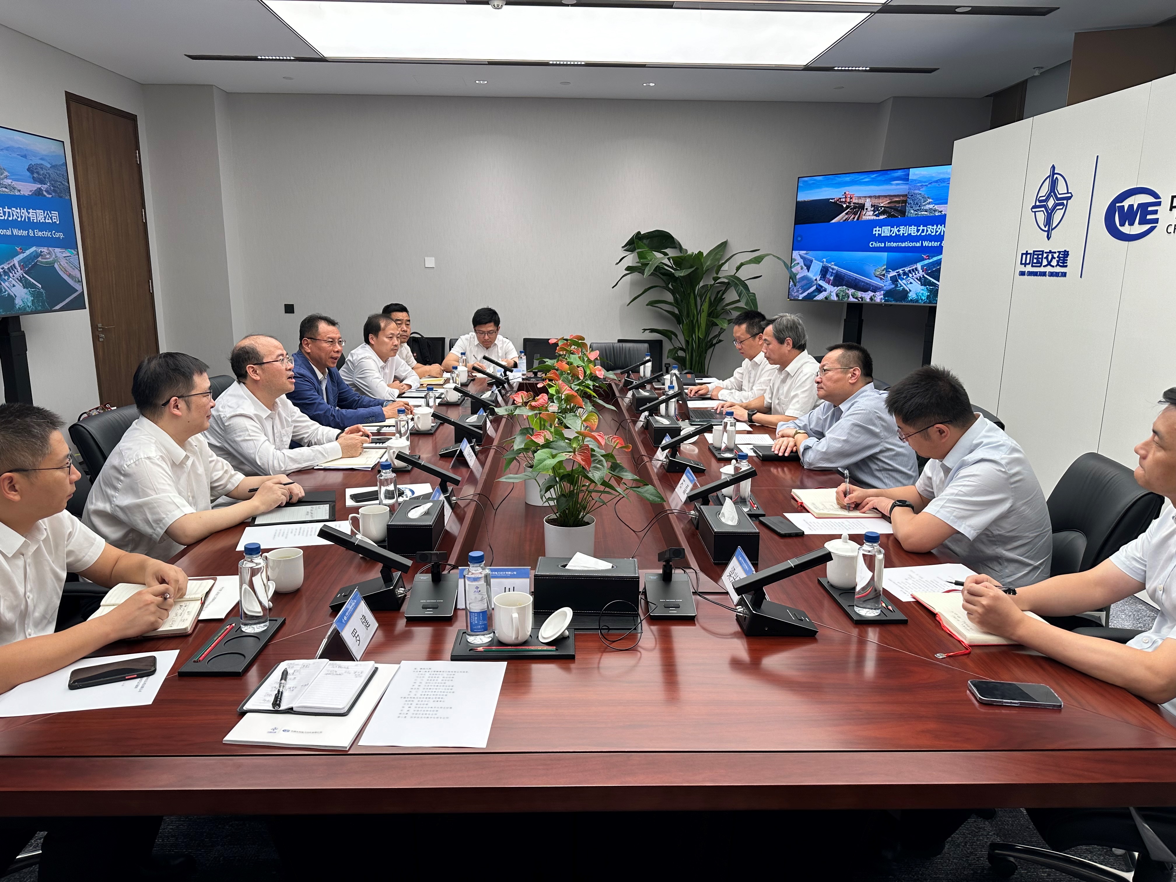 公司党委副书记、总经理王炜正拜会中水电公司党委书记、副董事长施颖陶 公司党委副书记、总经理王炜正拜会中水电公司党委书记、副董事长施颖陶