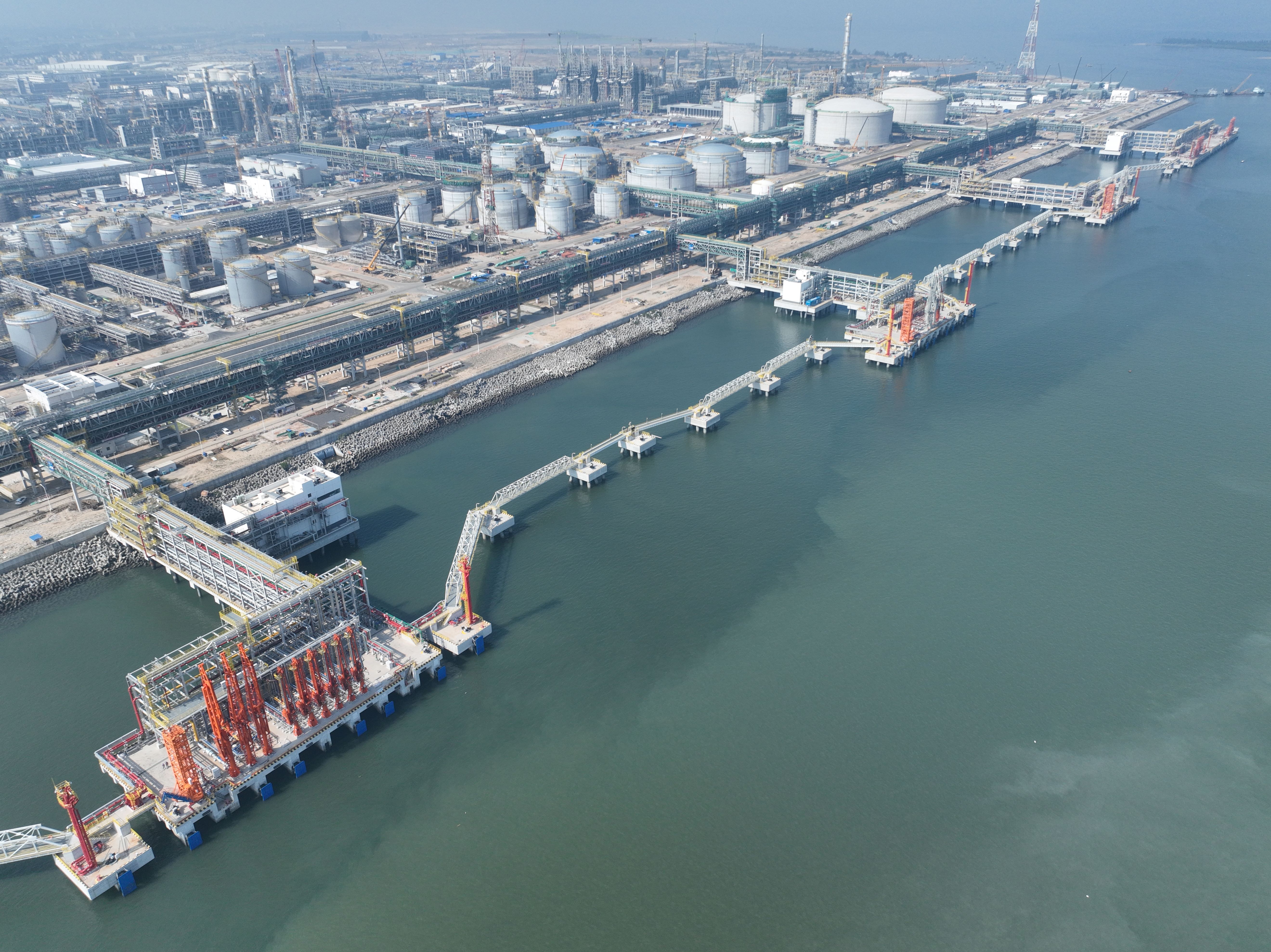 湛江东海岛液散码头工程通过疏浚工程、航标工程暨总体交工验收 湛江东海岛液散码头工程通过疏浚工程、航标工程暨总体交工验收