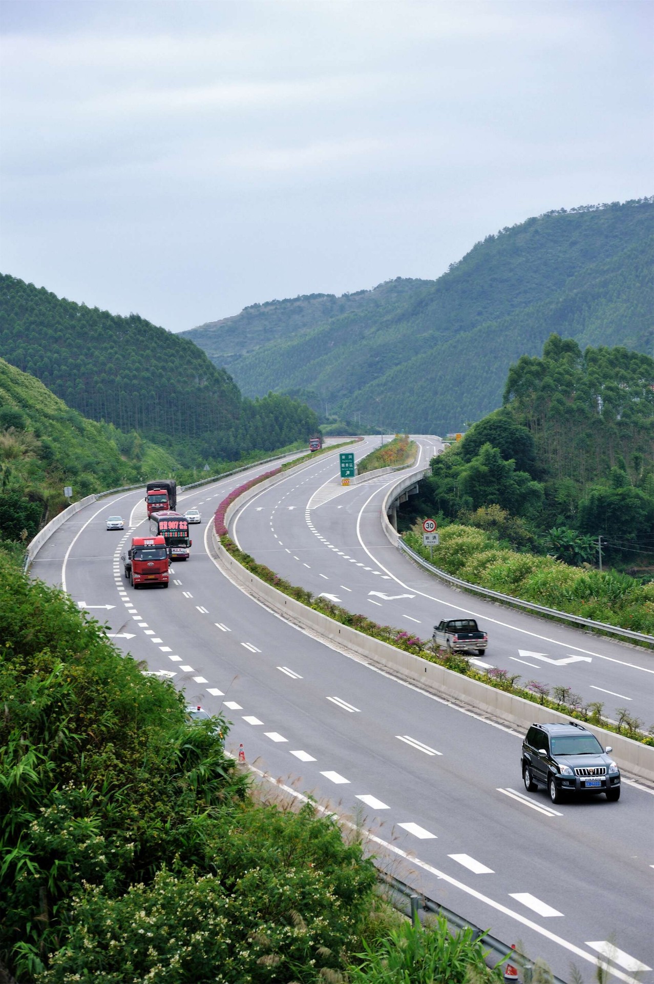 广东广梧高速公路河口至平台段项目