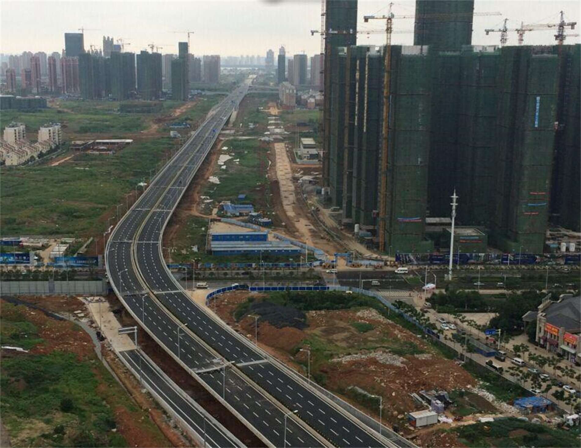 杨泗港快速通道四新段（陶家岭立交-国博立交）工程