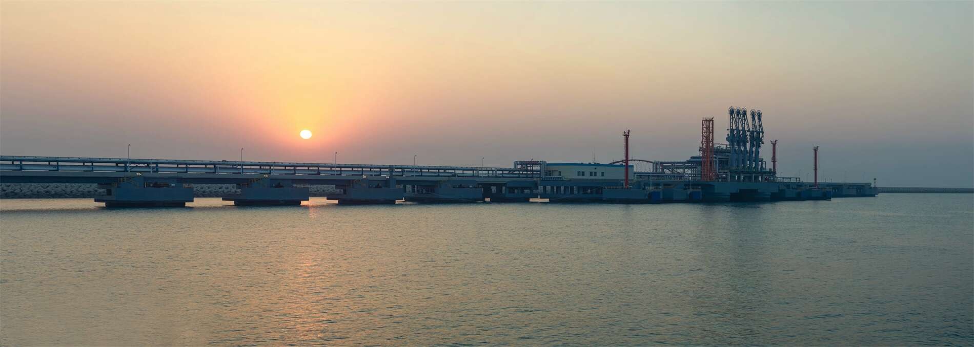 山东液化天然气（LNG）项目码头及陆域形成工程