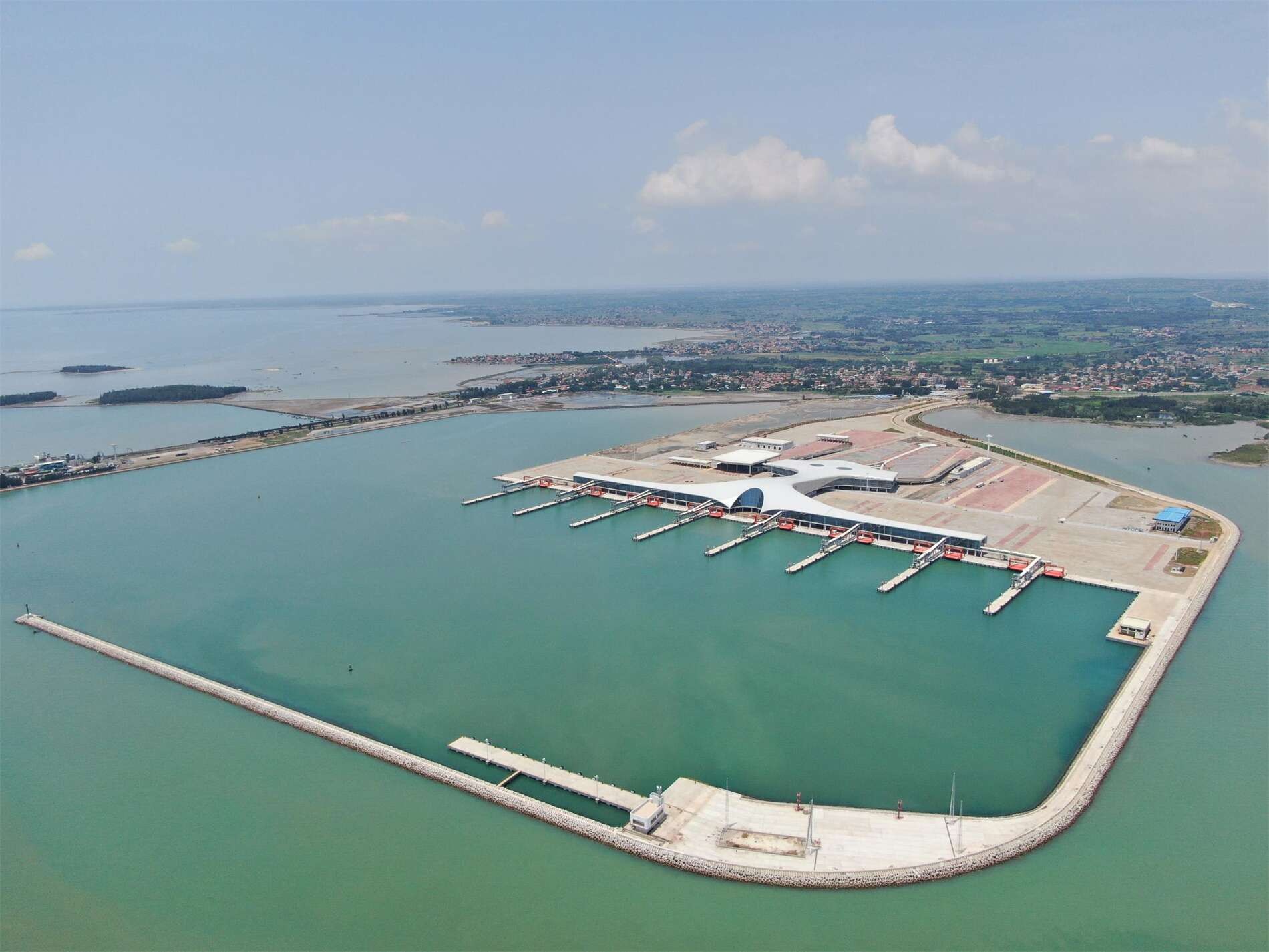 湛江港徐闻港区南山作业区客货滚装码头工程