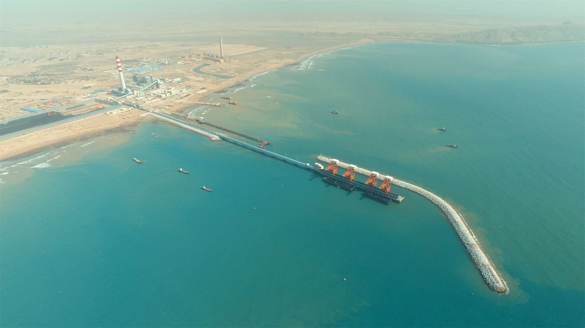 巴基斯坦中电胡布2×660MW燃煤发电项目码头工程