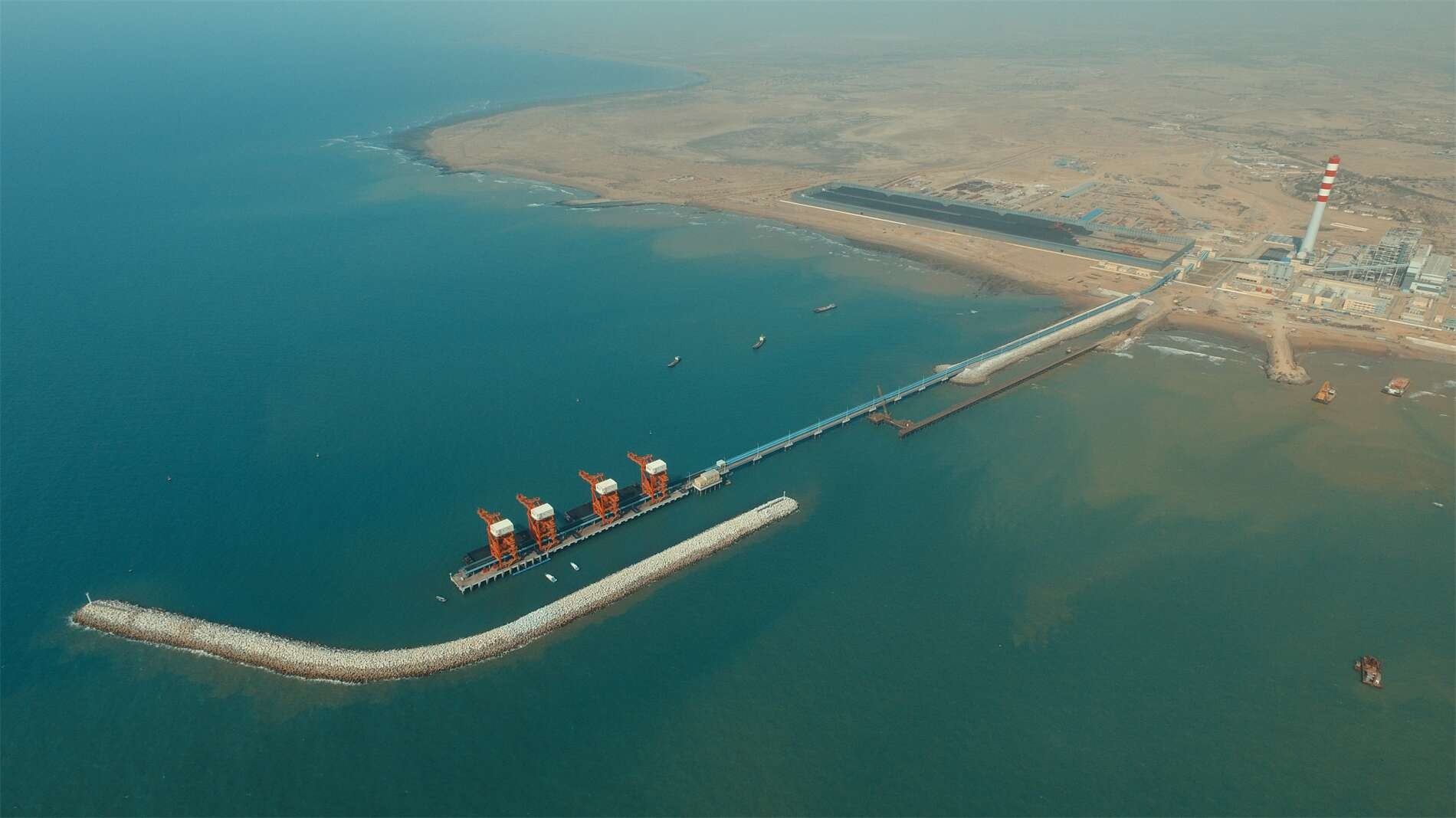 巴基斯坦中电胡布2×660MW燃煤发电项目码头工程