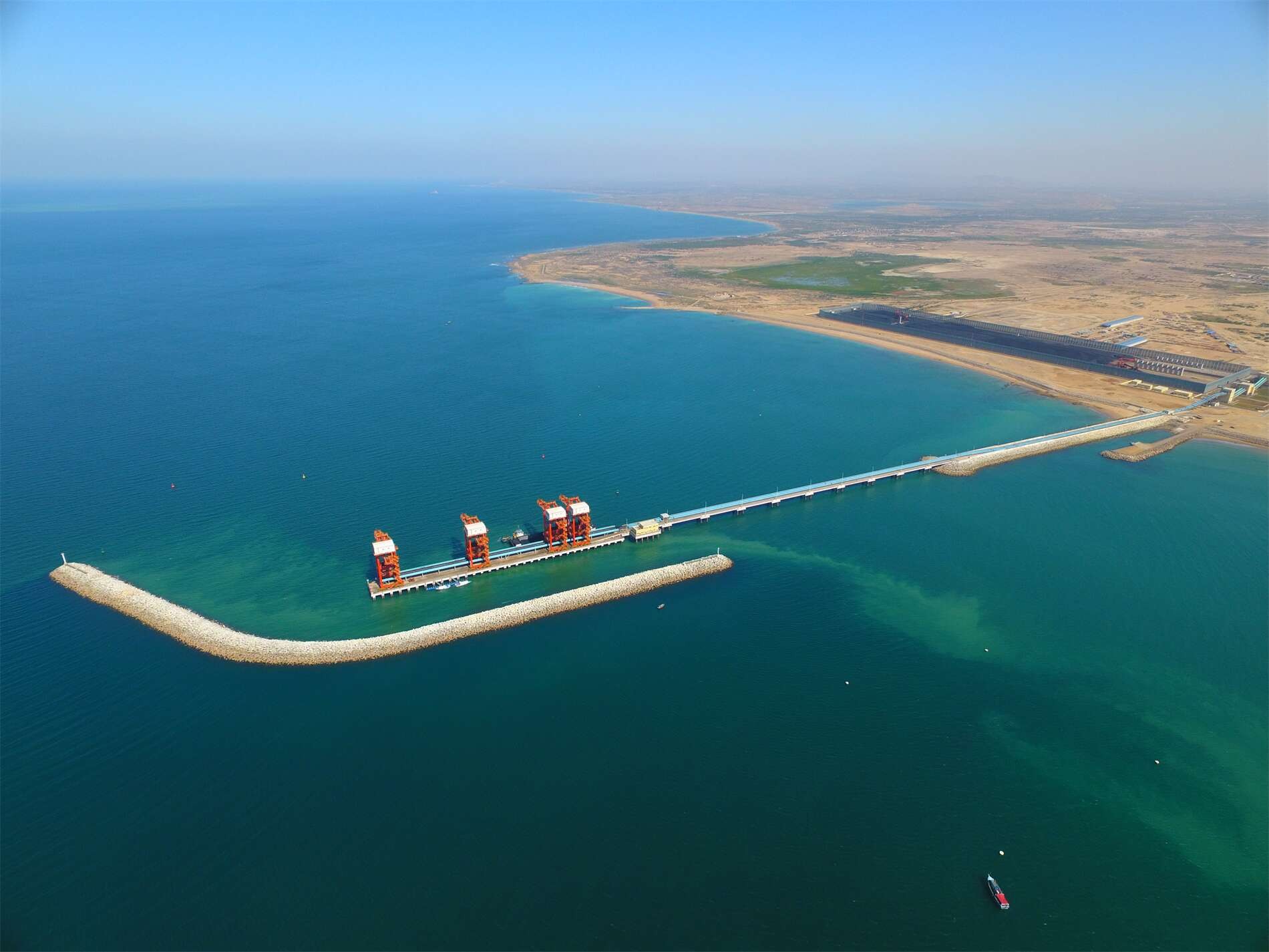 巴基斯坦中电胡布2×660MW燃煤发电项目码头工程