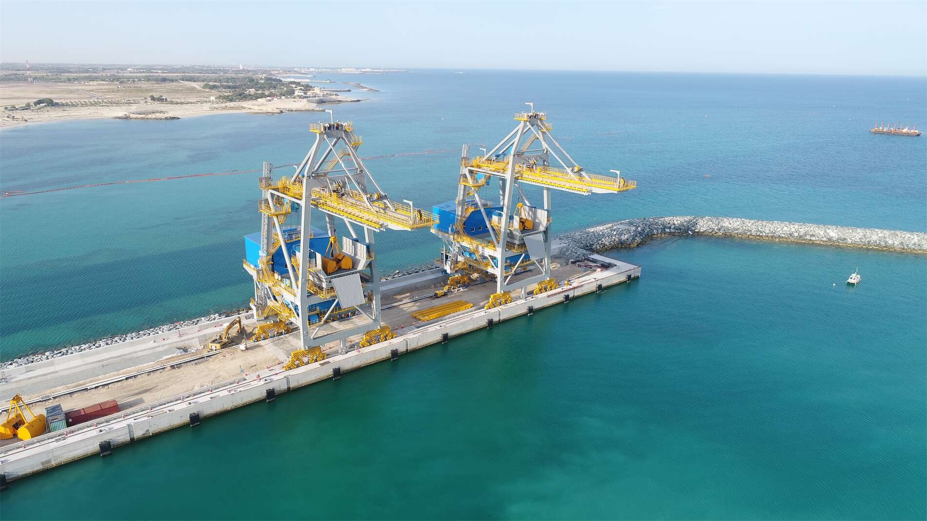 迪拜哈斯彦电站码头与取排水管道工程