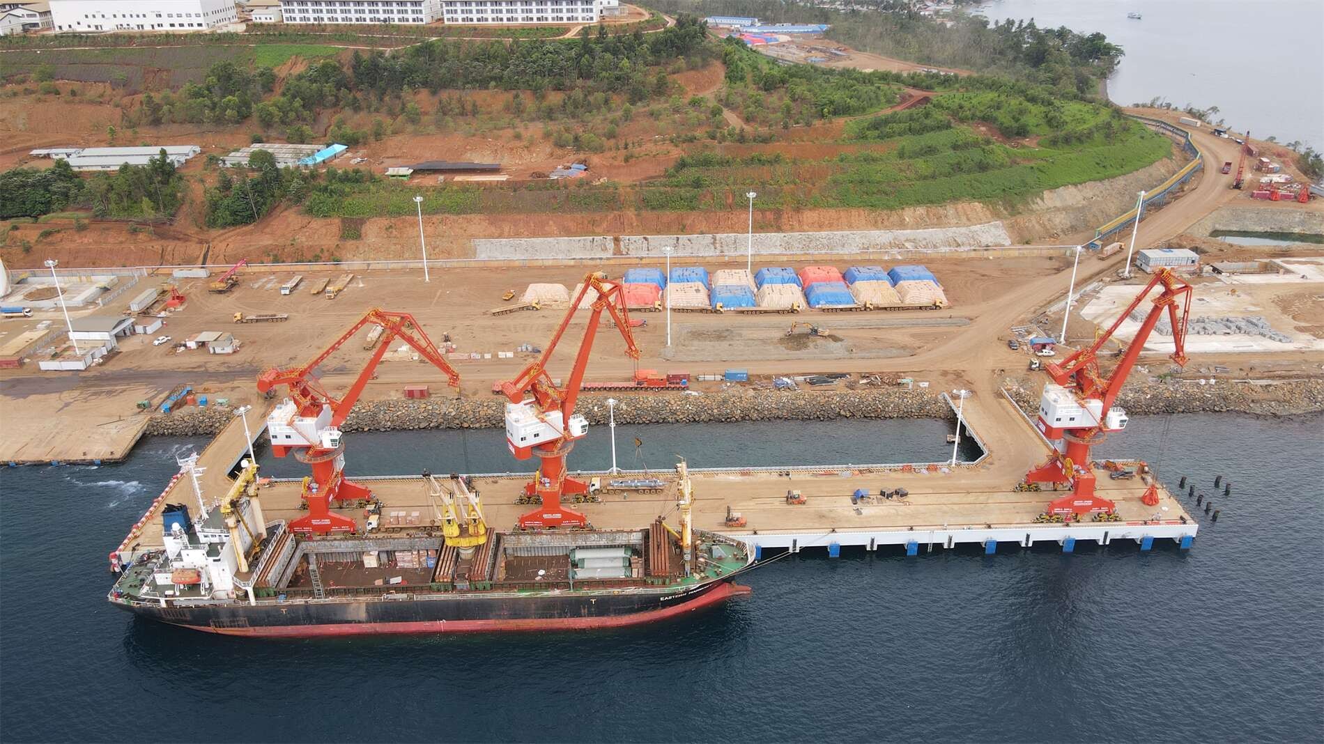 印尼OBI项目HAPL二期件杂货码头工程、HJF卸煤码头及镍矿码头工程