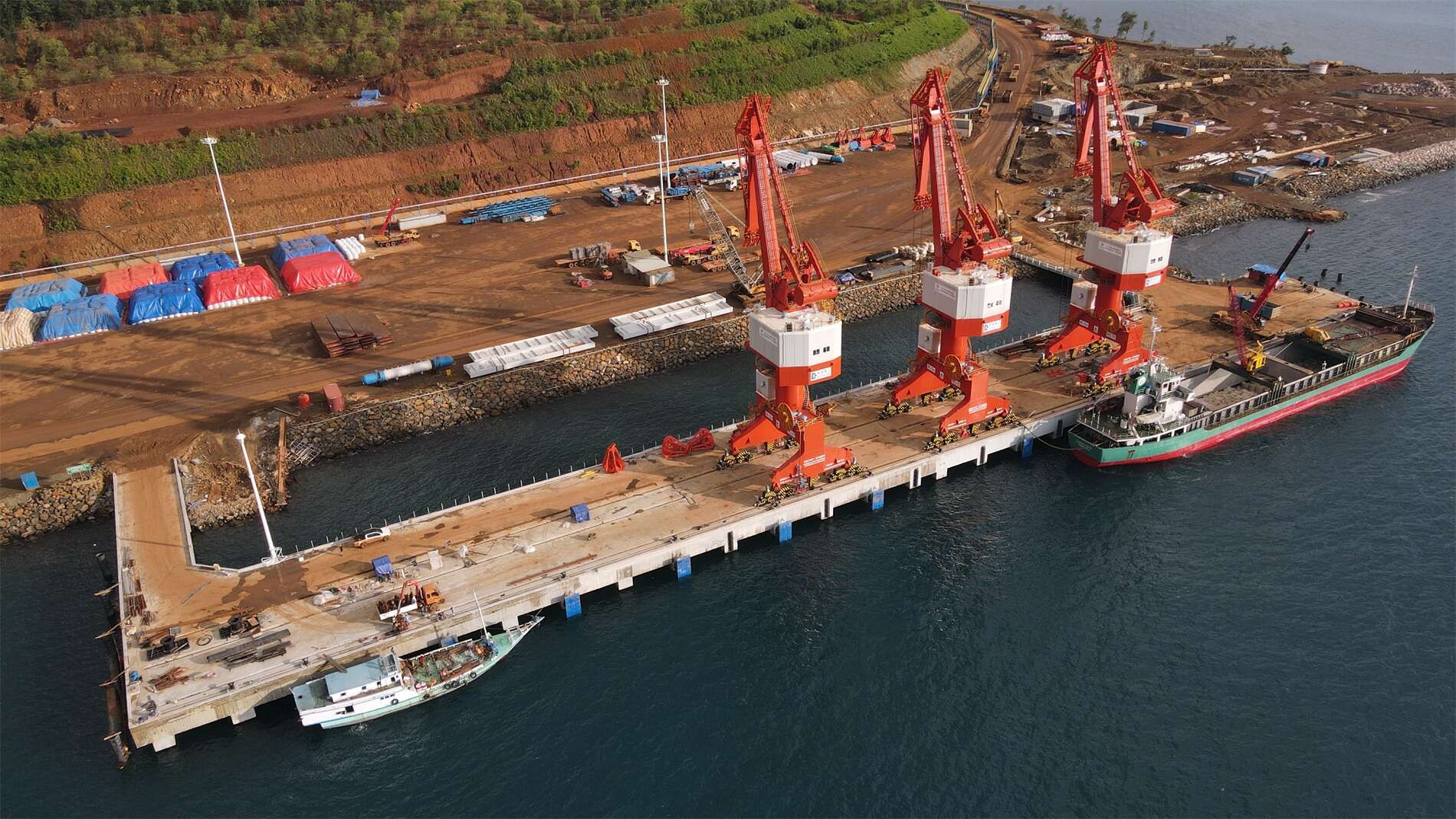 印尼OBI项目HAPL二期件杂货码头工程、HJF卸煤码头及镍矿码头工程
