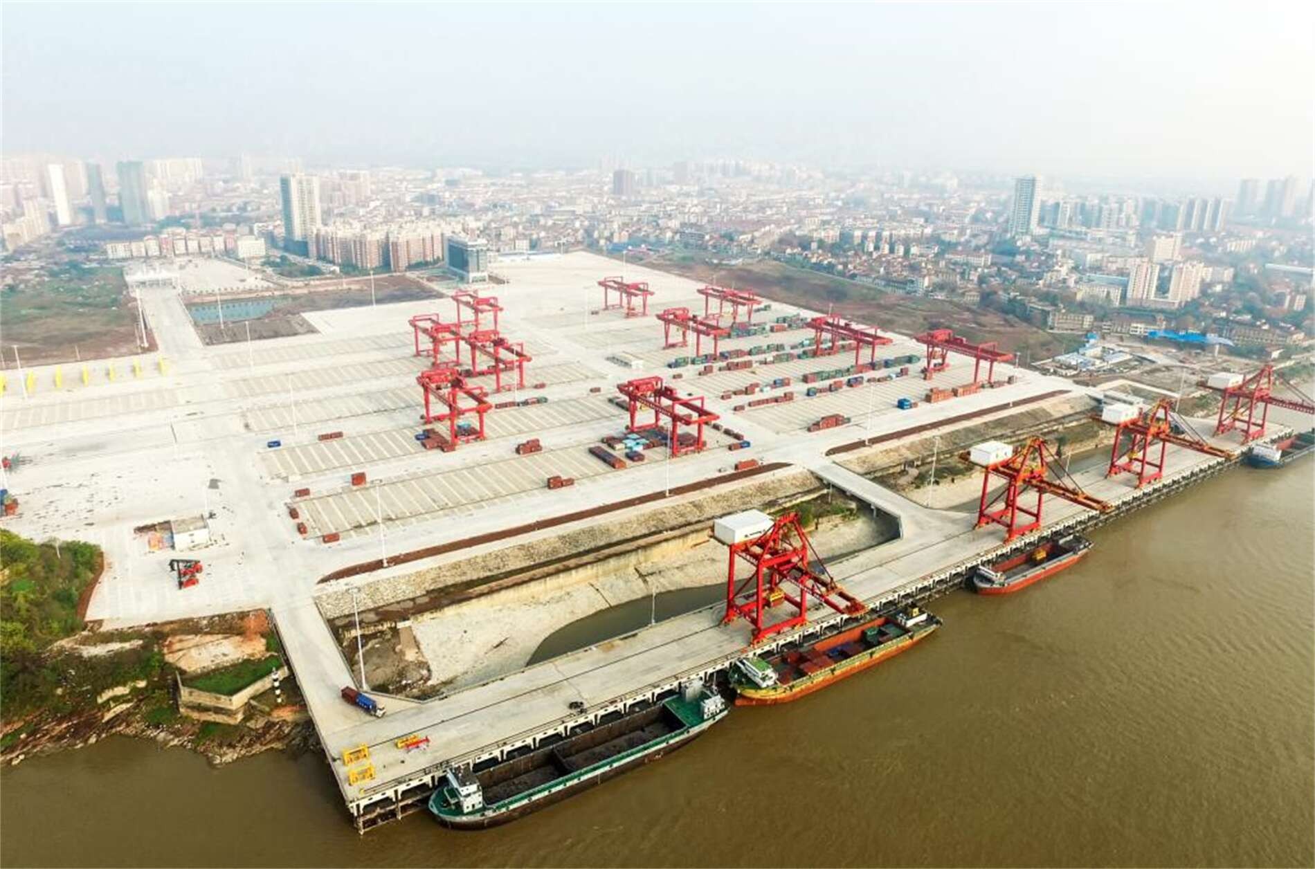 武汉阳逻港区集装箱码头工程