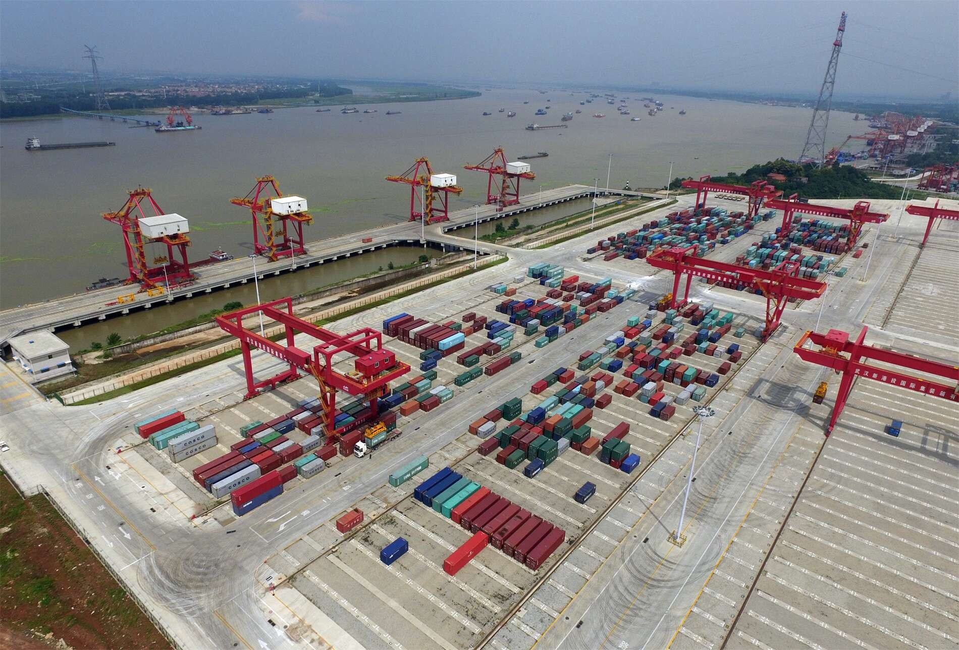 武汉阳逻港区集装箱码头工程