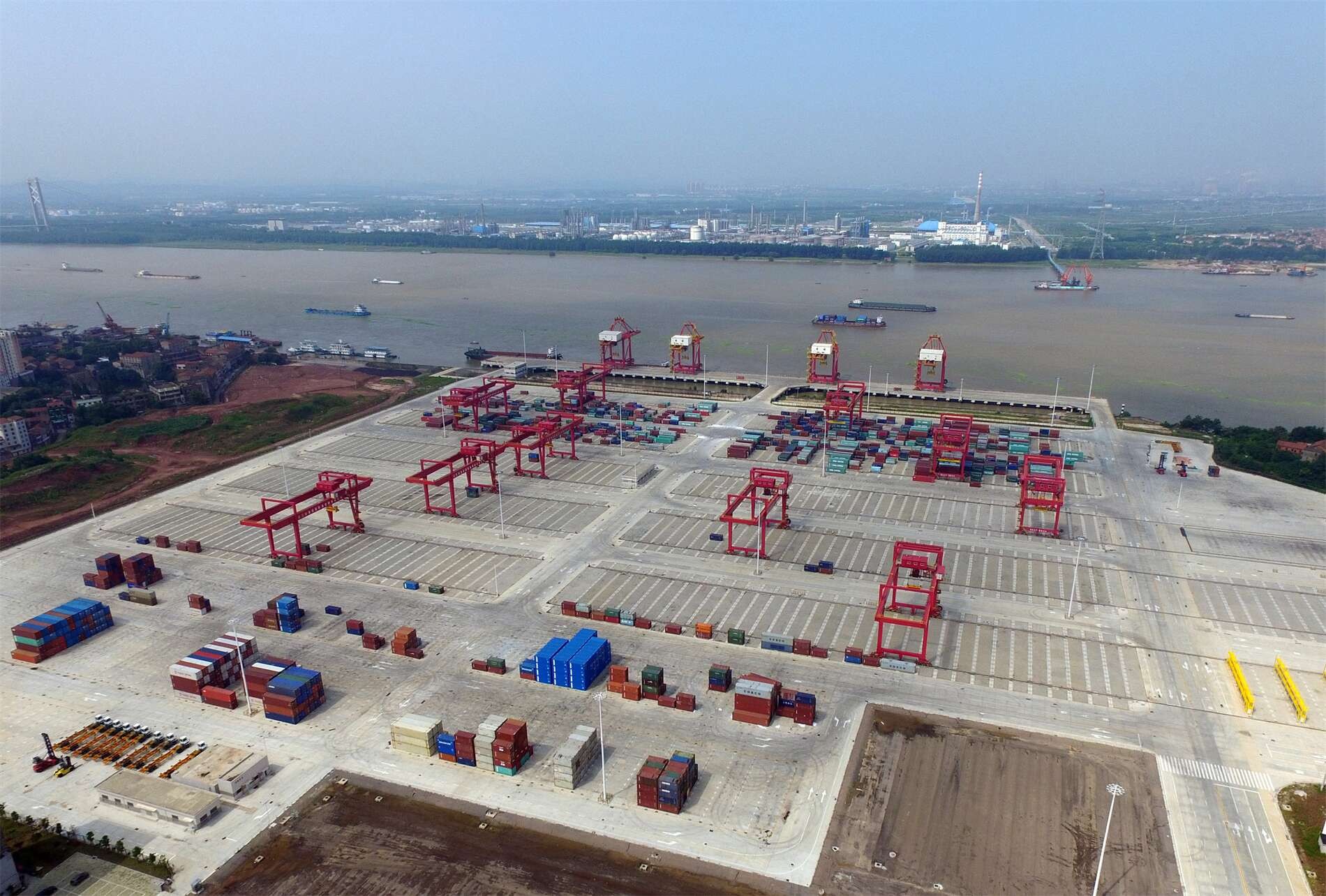 武汉阳逻港区集装箱码头工程