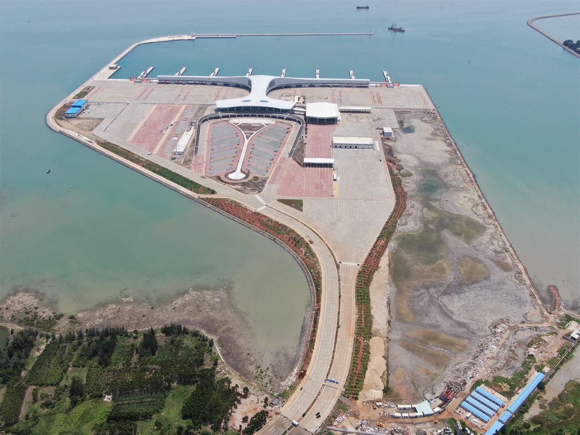 湛江港徐闻港区南山作业区客货滚装码头工程