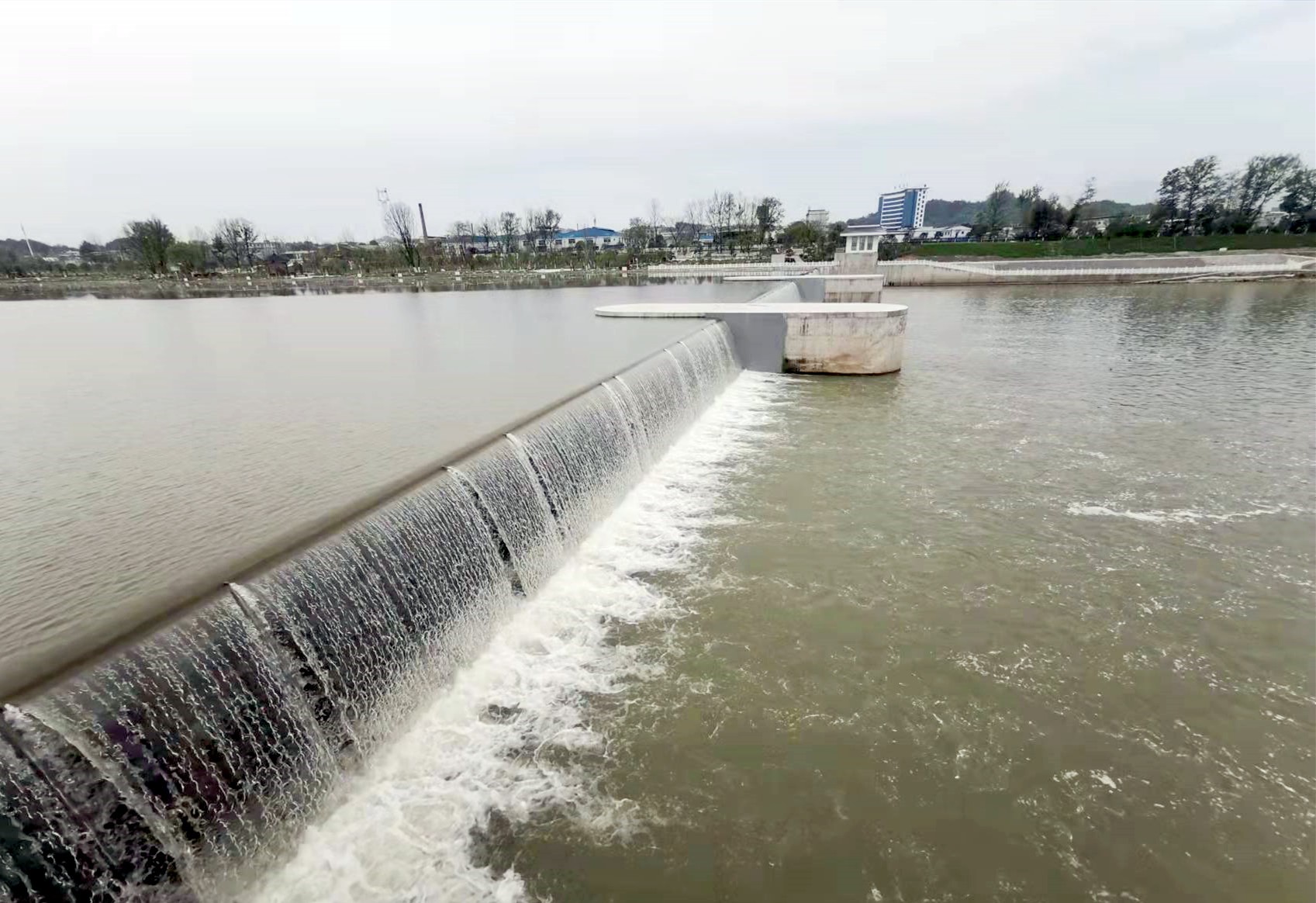 通城县城区河道生态治理项目