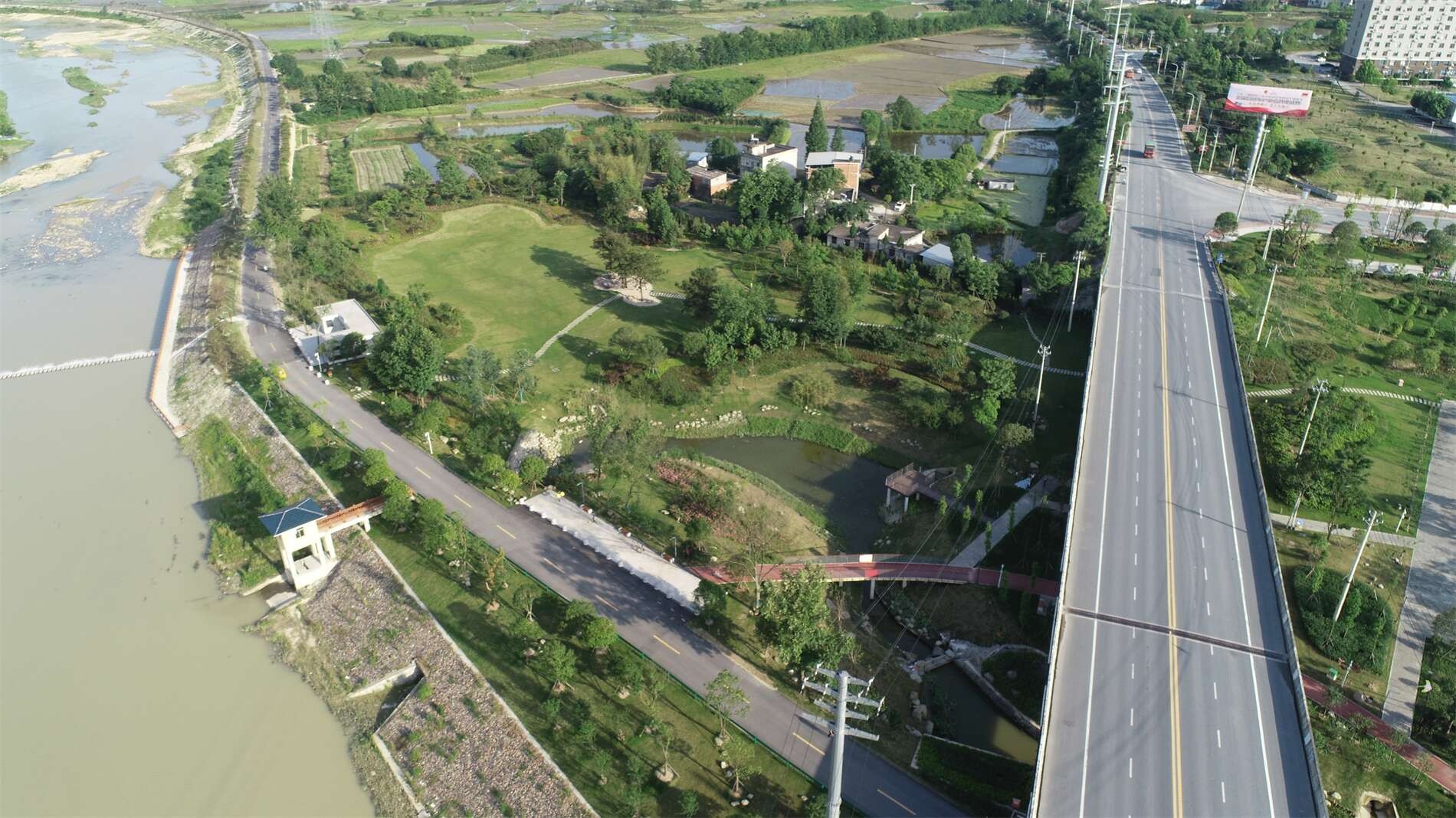 通城县城区河道生态治理项目