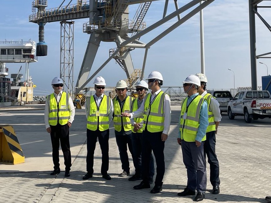 公司主要领导到迪拜哈斯彦项目调研指导