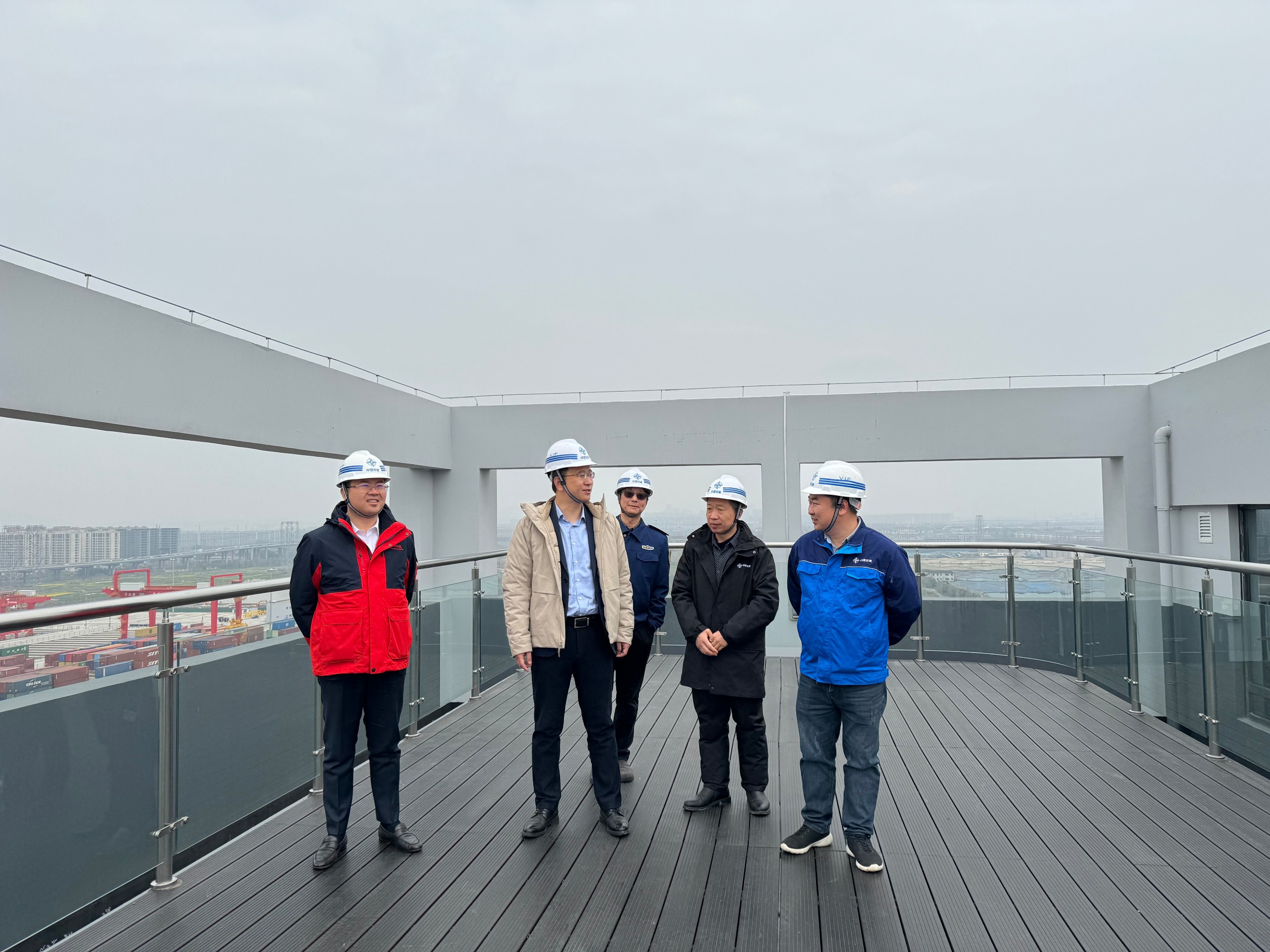 公司主要领导到杭州下沙港项目调研并开展全国两会期间复工复产带班检查工作