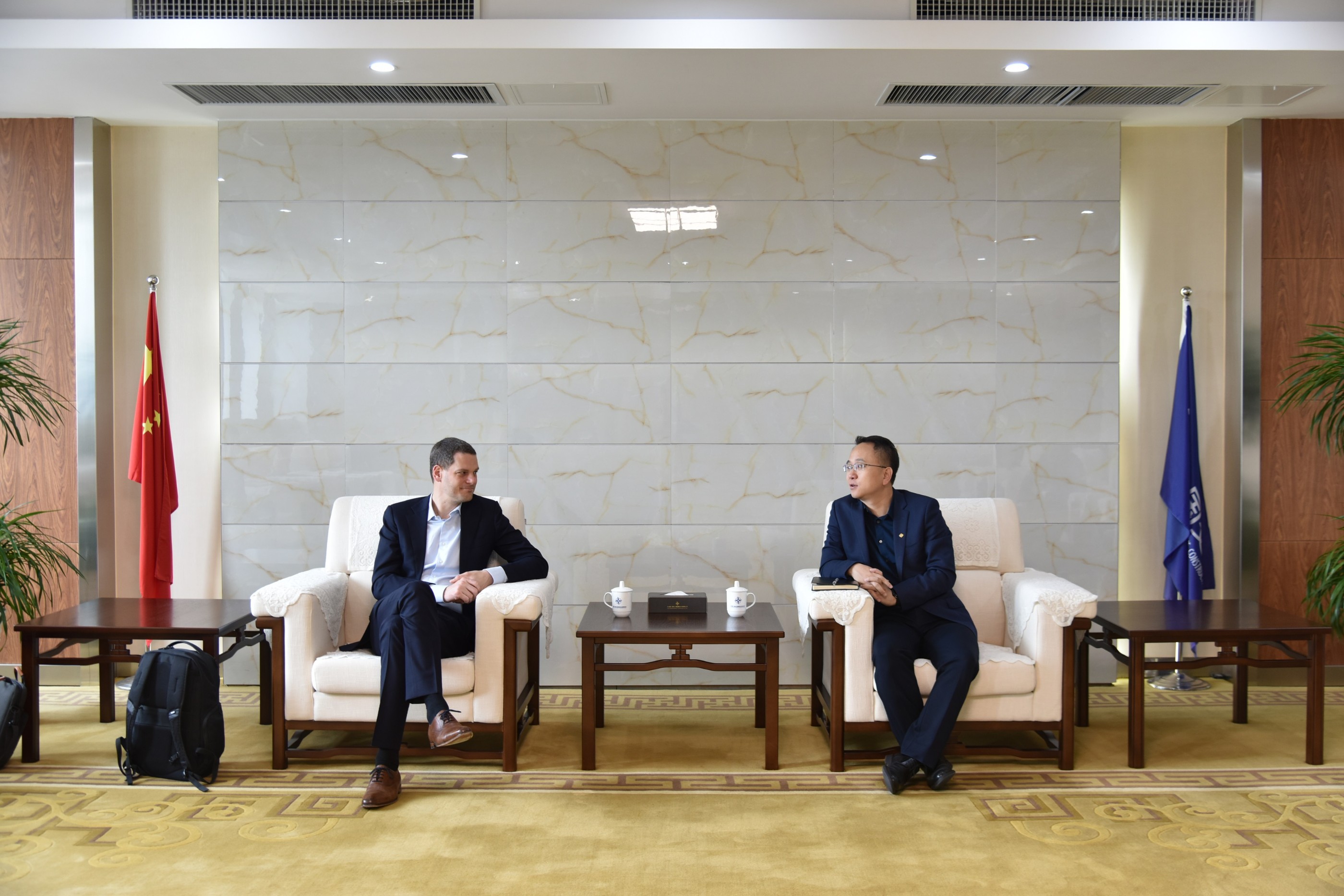 公司主要领导会见建筑国际联盟技术总监Léon van Berlo