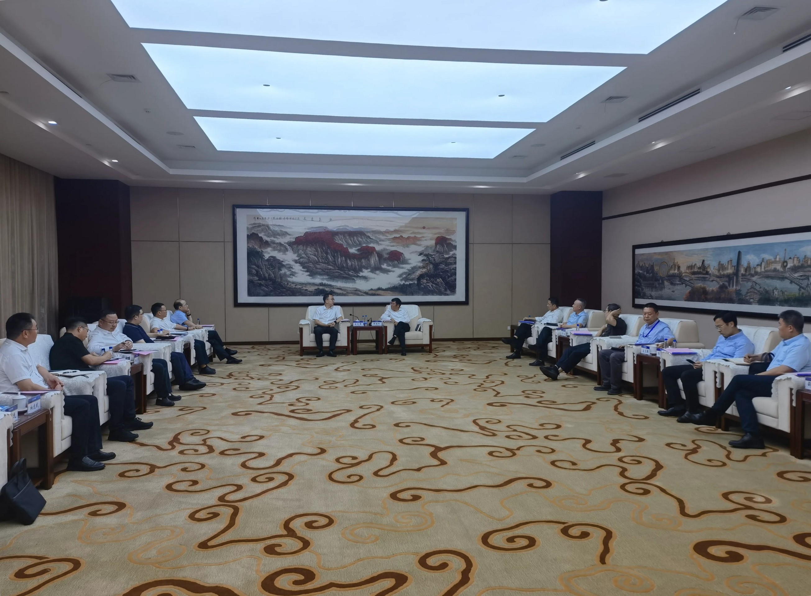 公司主要领导拜会一航院党委书记、董事长章始红